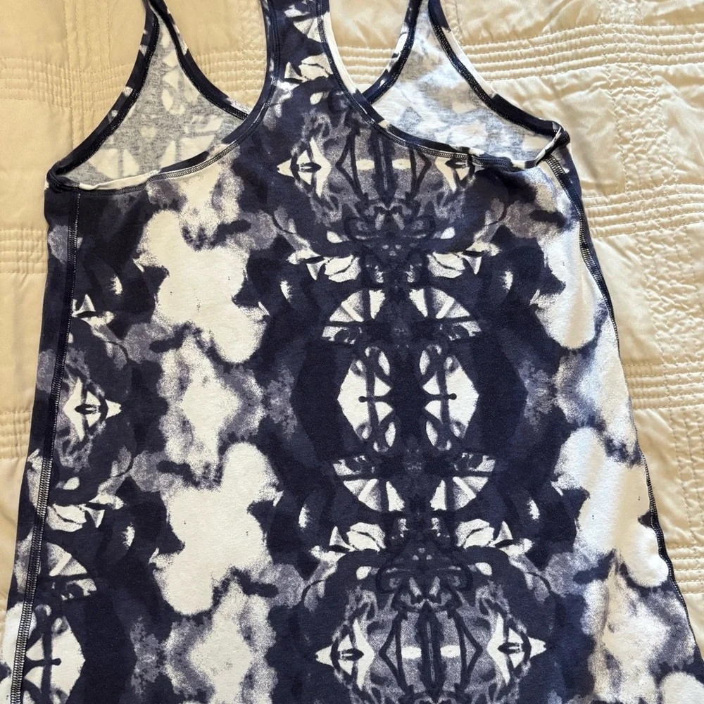 Lululemon‎ Every Yogi Tank INK Blot White Deep Indigo Combo